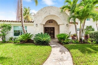 Building Photo - 12515 Palm Rd