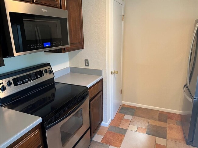 Building Photo - 16001 Awalt Dr