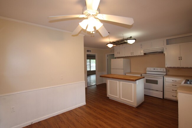 Building Photo - Coming Soon! Beautiful 4 Bedroom, 2 Bathro...