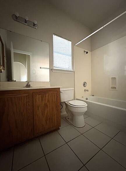 Building Photo - 2313 Modoc Dr