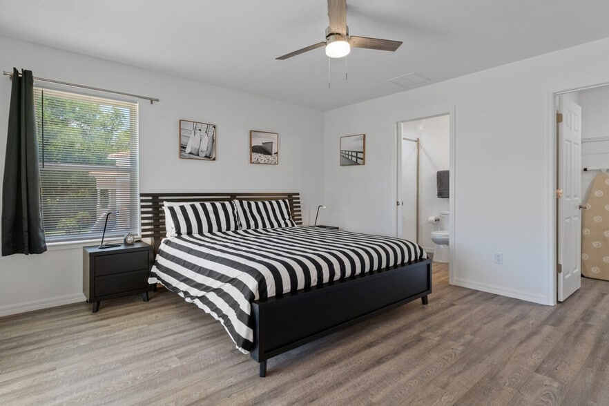 Building Photo - 4800 S Polderland Way