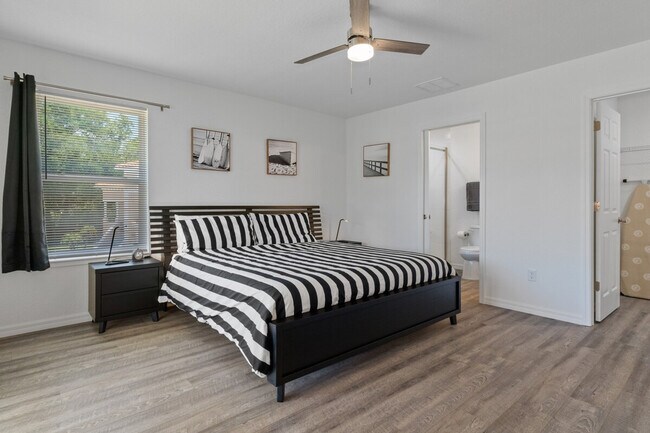 Building Photo - 4800 S Polderland Way