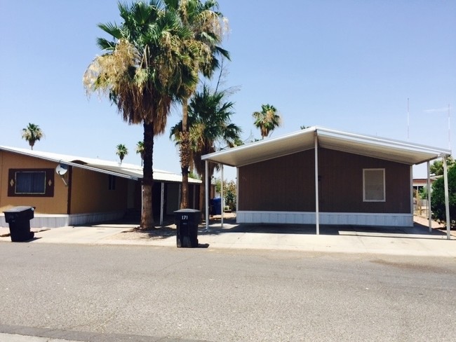 Building Photo - Country Club Village MHC