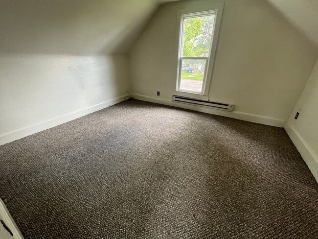 Building Photo - 525 2nd St SE