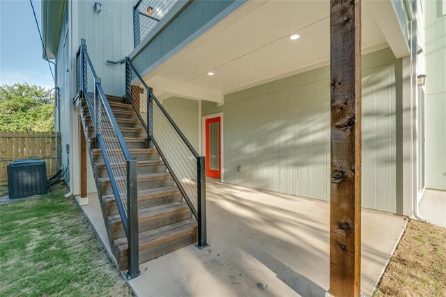 Building Photo - 1855 Highland Dr E