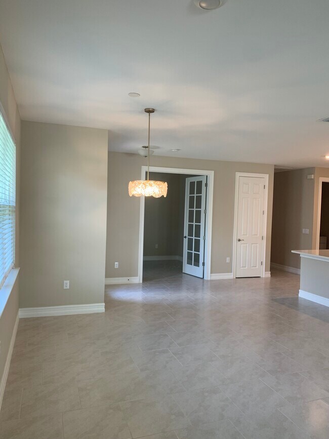 Building Photo - 1033 Tranquil Brk Dr
