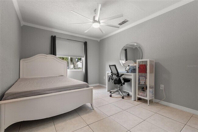 Building Photo - 1735 4th Ave E