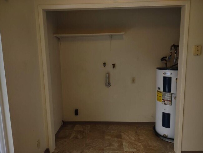 Building Photo - 3050 NE Johnson St