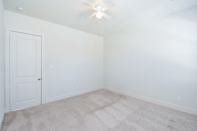 Building Photo - 6031 Cypress St