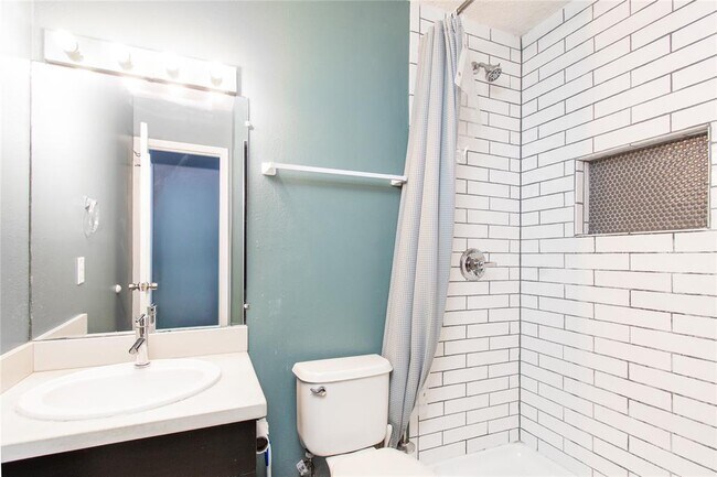 Building Photo - 2524 Berkett Dr