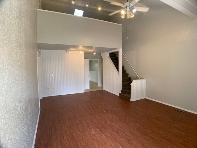 Building Photo - 5 Bedroom Choctaw!