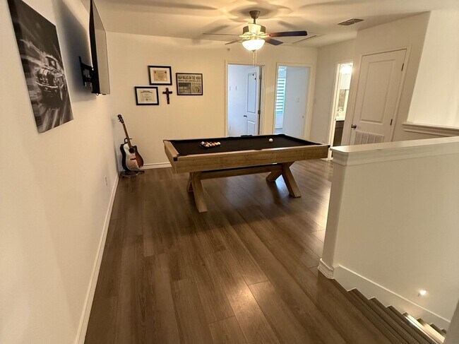 Building Photo - 9916 Kaspar Dr