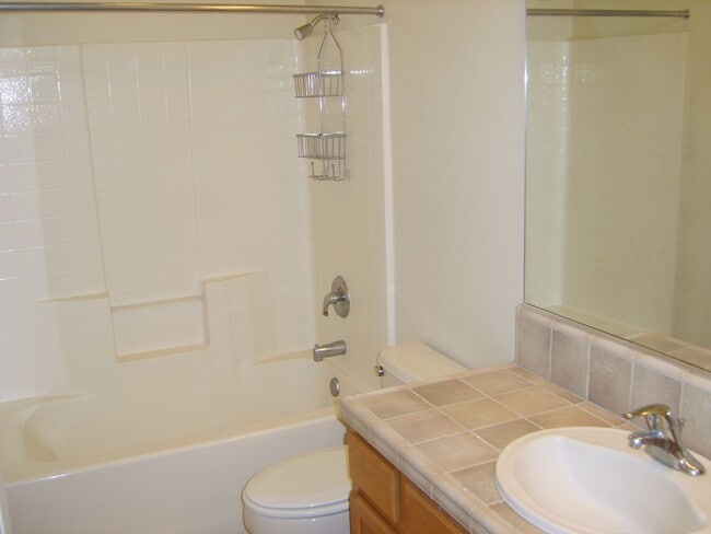 Building Photo - Lovely home, gardener, some utilities included