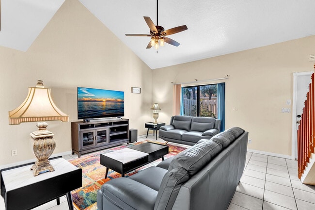 Building Photo - 10240 NW 33rd Pl