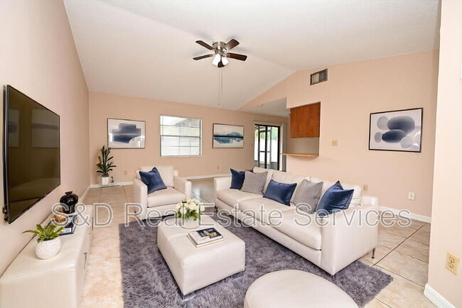 Building Photo - 1018 Sunshine Way SW