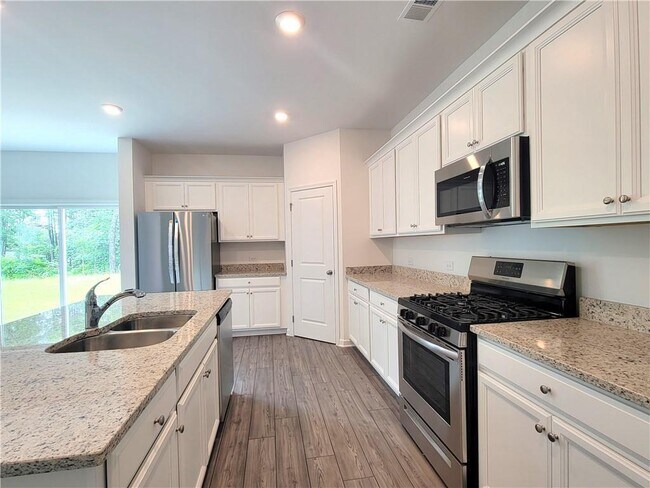 Building Photo - 416 Golden Eagle Pkwy
