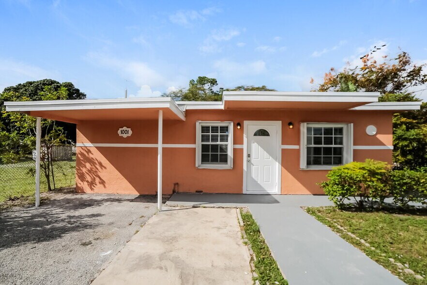 Primary Photo - 1001 SW 25th Ave