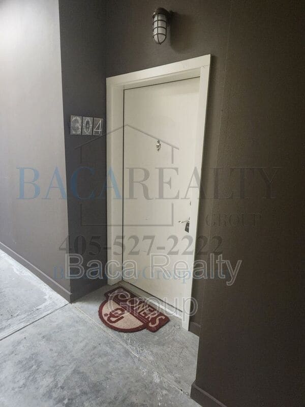 Building Photo - 401 Boyd St