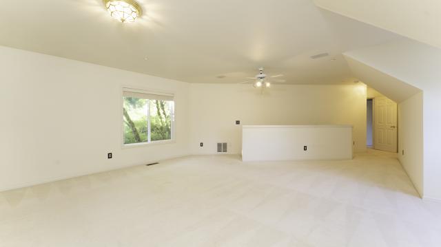 Building Photo - 4 bedroom in Issaquah WA 98027