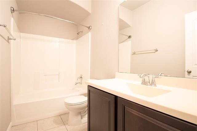 Building Photo - 545 Braewick Dr