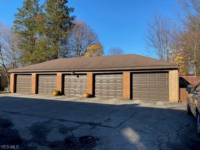 Building Photo - 2855 Morewood Rd