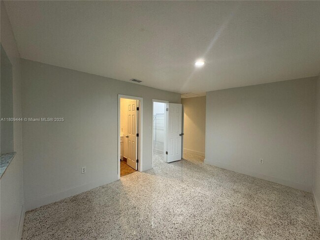 Building Photo - 1760 SW 3rd St