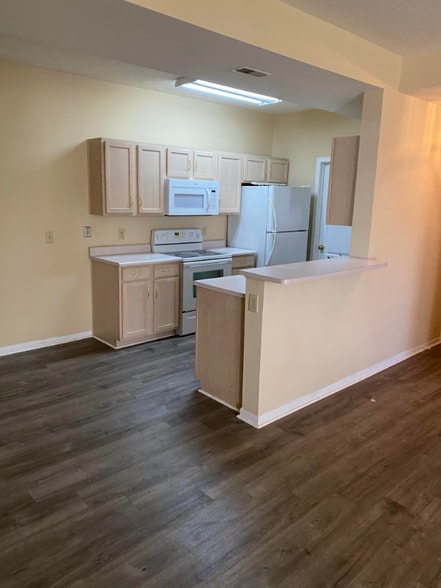 Building Photo - 4240 Endeavor Dr