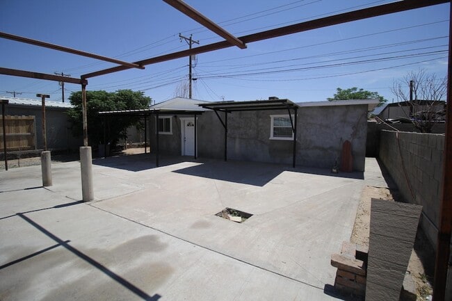 Building Photo - 8606 Gateway Blvd