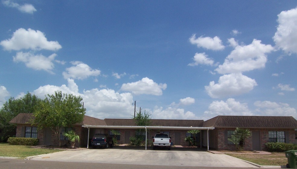 Building Photo - 131 Las Palmas St