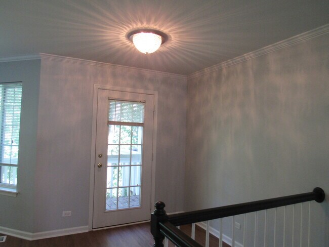 Building Photo - 255 W Treehouse Ln