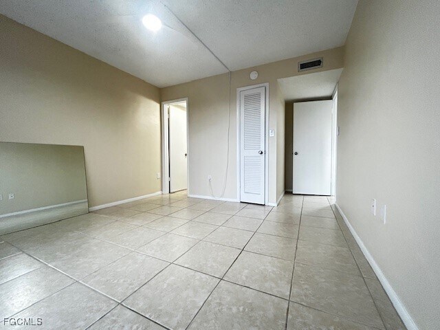 Building Photo - 4906 Victoria Dr