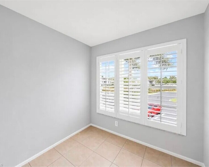 Building Photo - 150 Santa Clara Dr