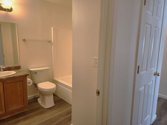 Building Photo - 3 bedroom Home For Rent in North Valleys area