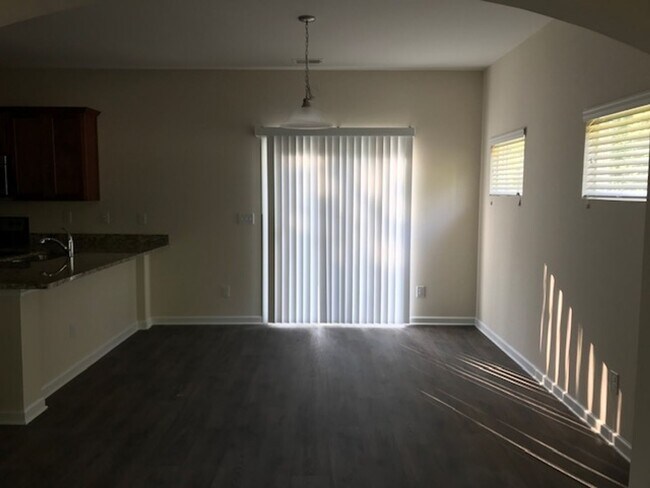 Building Photo - VillageCreek237