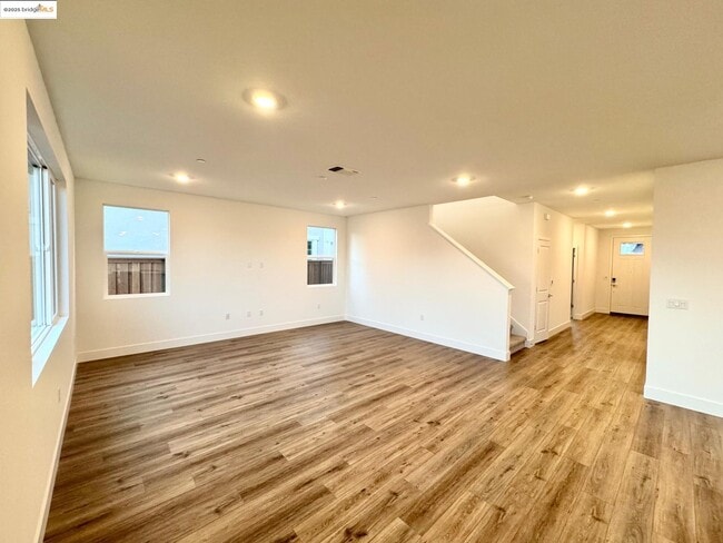 Building Photo - 2850 Talkeetna St