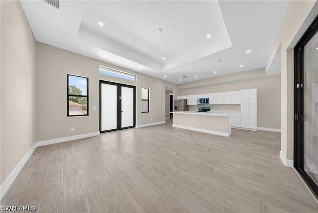 Building Photo - 708 Greenwood Ave