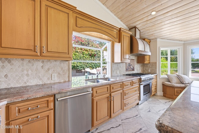 Building Photo - 5718 Ostin Ave