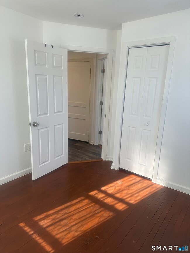 Building Photo - 125 N Harwinton Ave