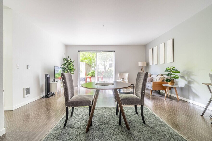 Building Photo - 1717 22nd Ave