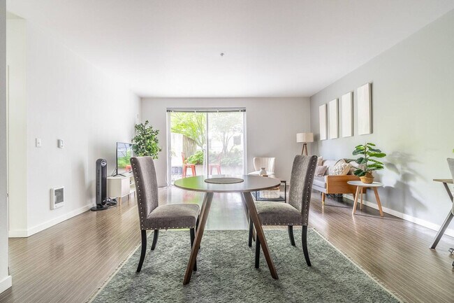 Building Photo - 1717 22nd Ave