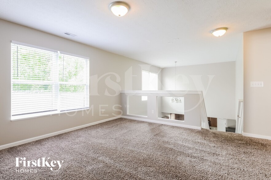 Building Photo - 7025 Village Oaks Dr