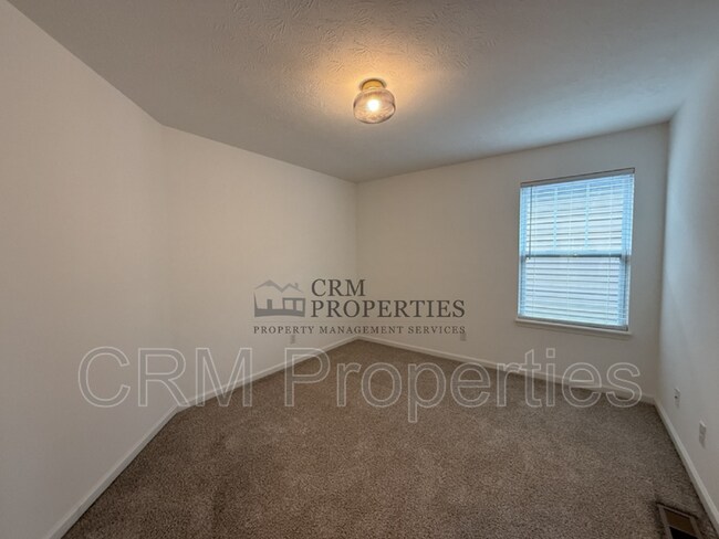 Building Photo - 326 N Warman Ave