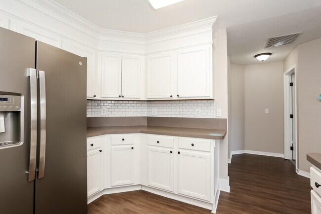 Building Photo - 2831 Taylor Hill Dr
