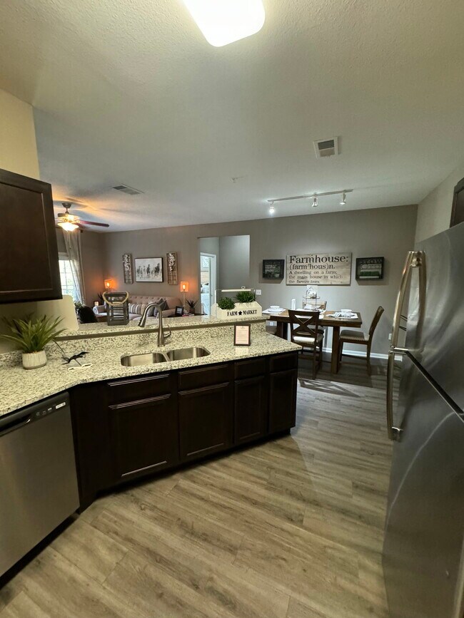 Building Photo - 1030 Farm to Market Road 2931 Apt #0536, A...