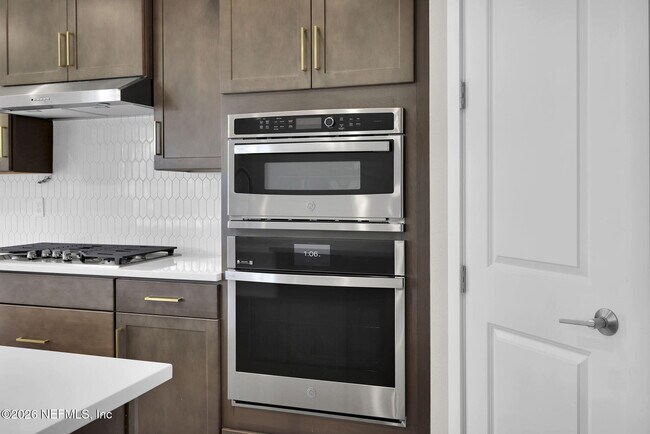 Building Photo - 202 Sutton Dr