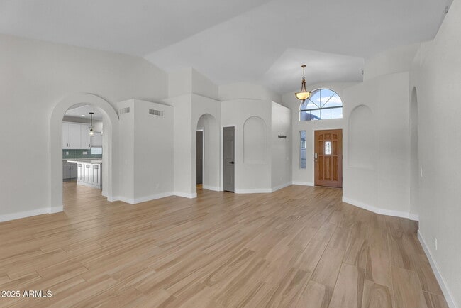 Building Photo - 6245 E Star Valley St