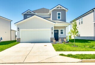 Building Photo - Awesome energy-efficient 4BE/2.5BA home in...