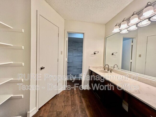 Building Photo - 2626 Bennington Ct