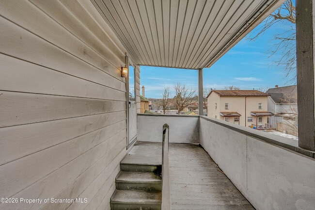 Building Photo - 8 Green Ridge St