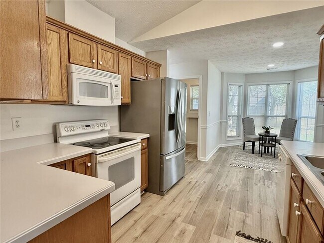 Building Photo - 3267 Summit Glen Dr